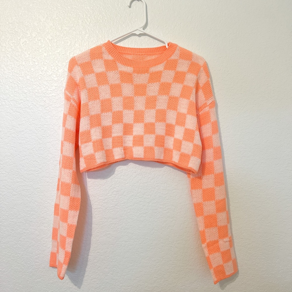 Checkered Cropped Sweater Peach Light Pink Lightweight Crocheted Longs Sleeve